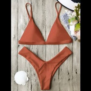 *UNWORN* | Soft Pad Spaghetti Straps Thong Bikini